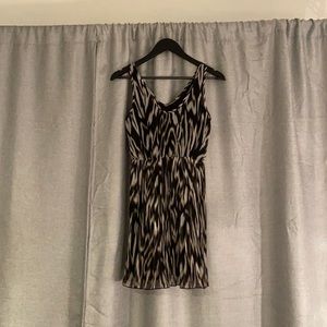 Mini/midi black and white dress